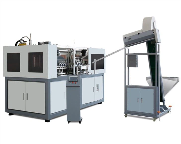 Stroj za izradu plastičnih boca za vodu